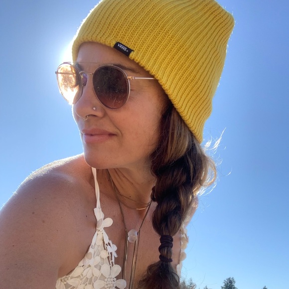 Meet your Posher, Amanda - Picture 1 of 1